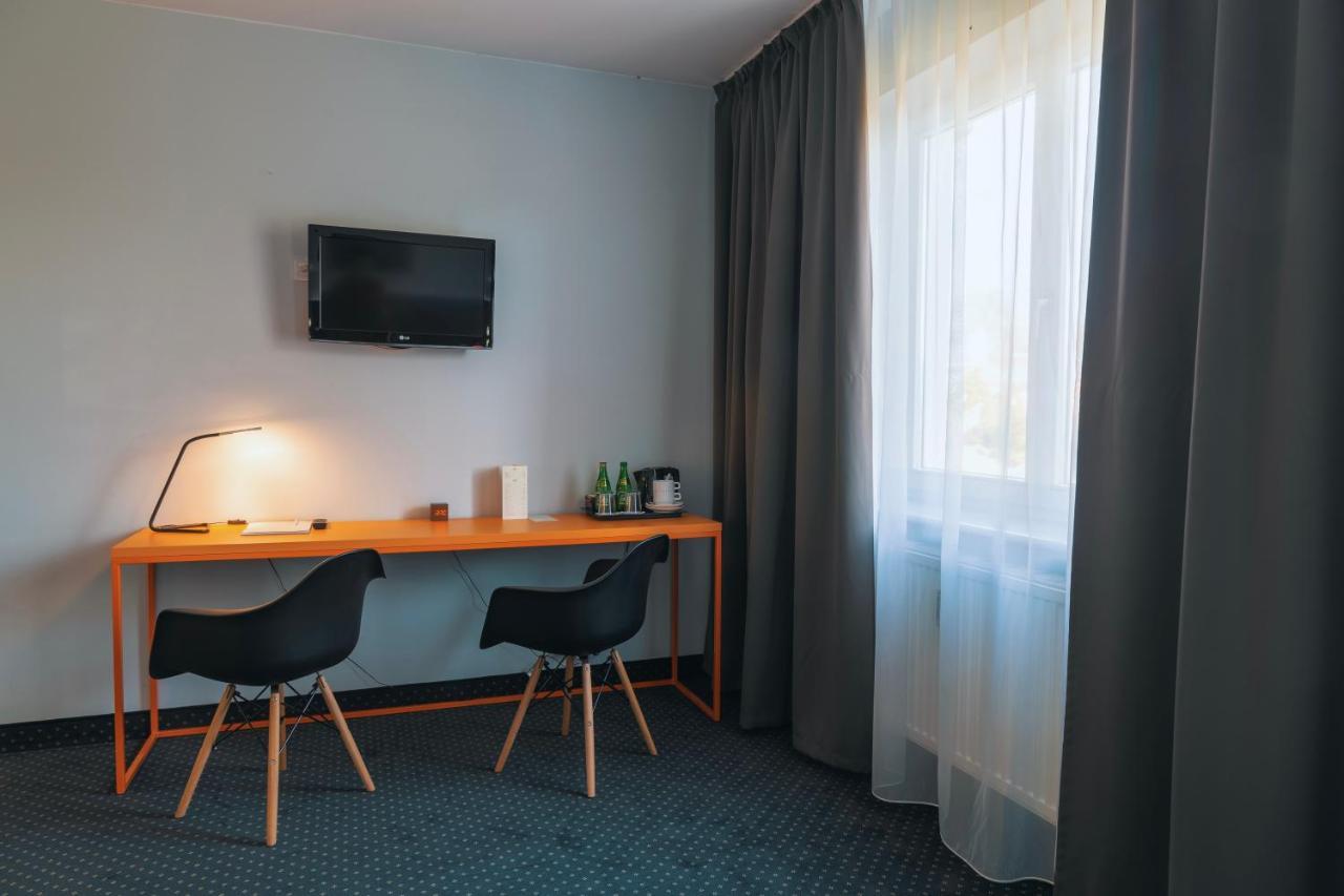 Hotel Poleczki Warsaw Airport Extérieur photo