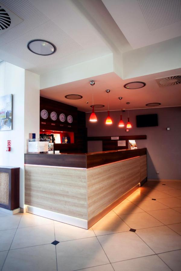 Hotel Poleczki Warsaw Airport Extérieur photo