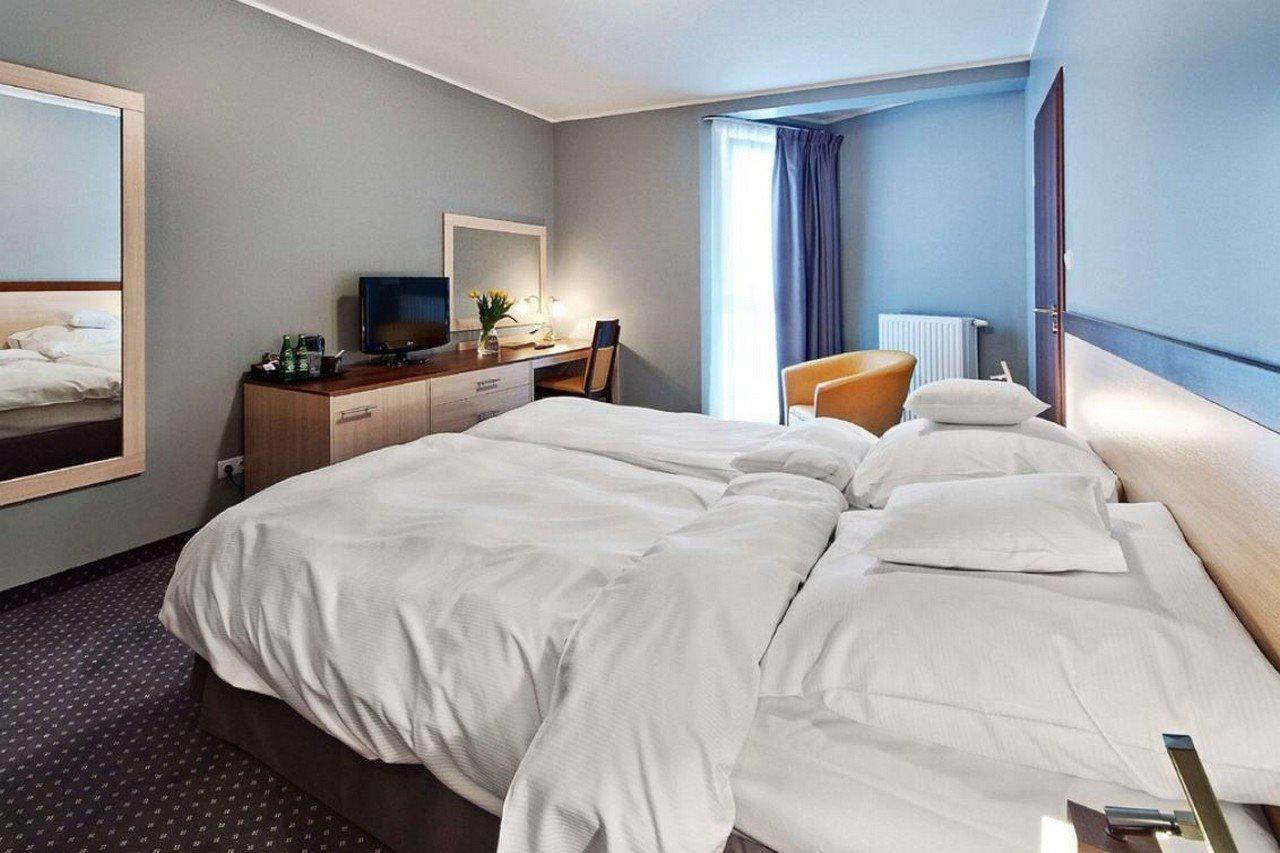 Hotel Poleczki Warsaw Airport Extérieur photo